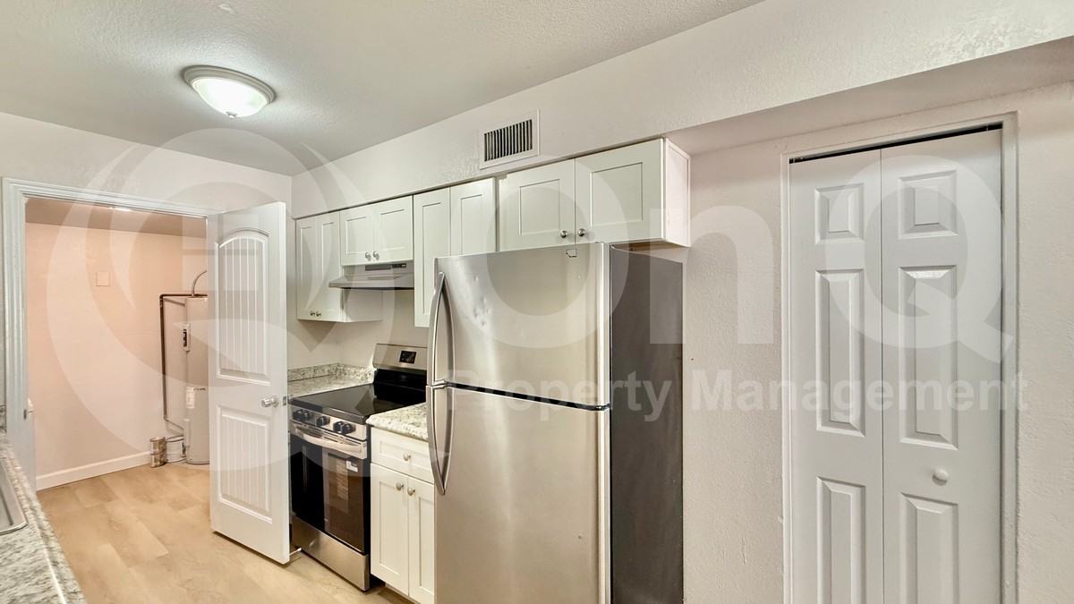 27 W Inglewood St #2 - Photo 6 of 12