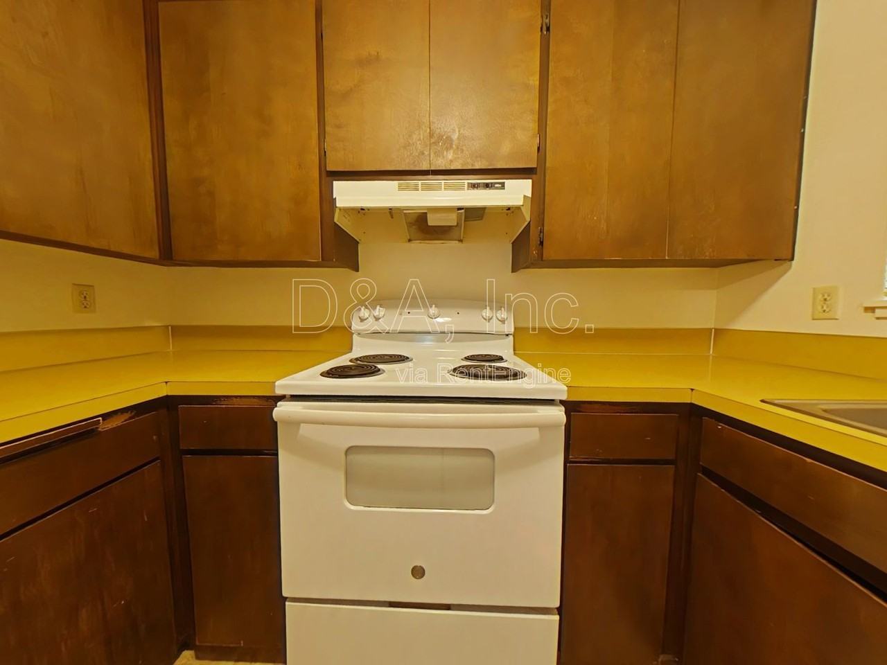 720 Nw 13th St #B - Photo 4 of 14