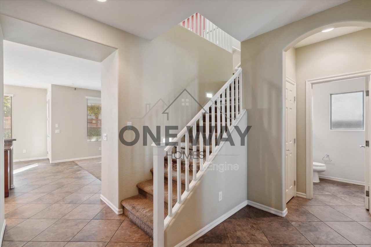 18815 E Swan Dr - Photo 3 of 27