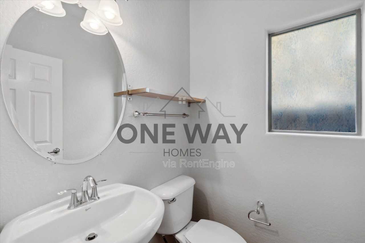 18815 E Swan Dr - Photo 6 of 27