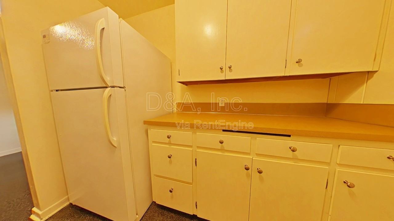 2709 Nw Taylor Ave - Photo 4 of 9