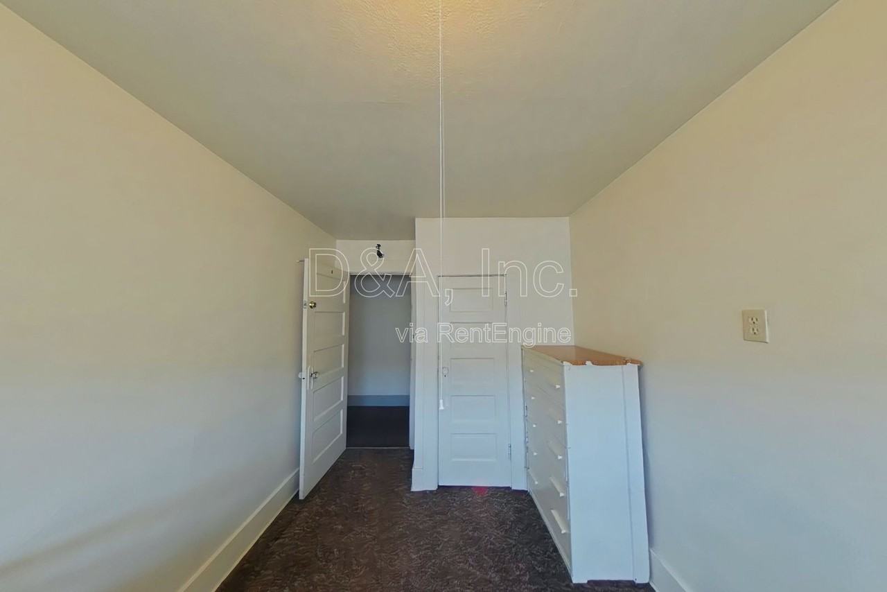 242 Nw 15th St #3 - Photo 2 of 8