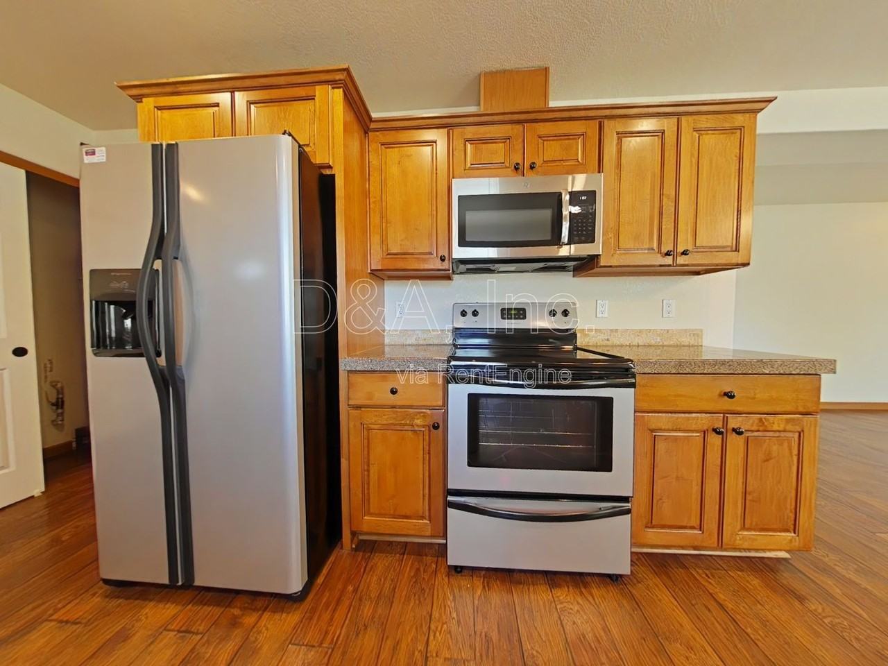 555 Nw Polk Ave - Photo 3 of 20