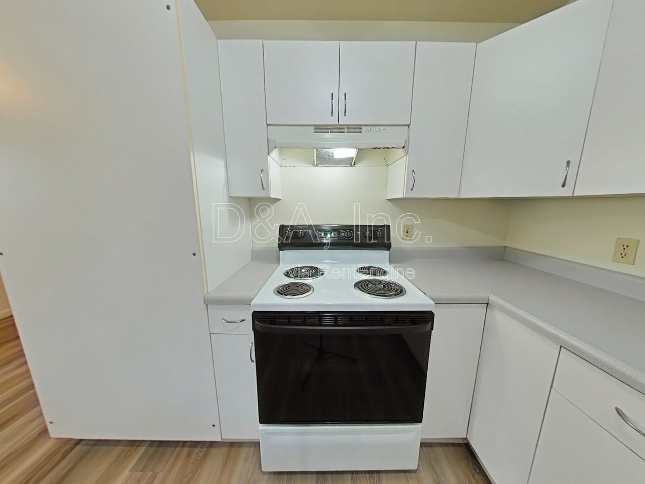 725 Sw 13th St #2 - Photo 4 of 8