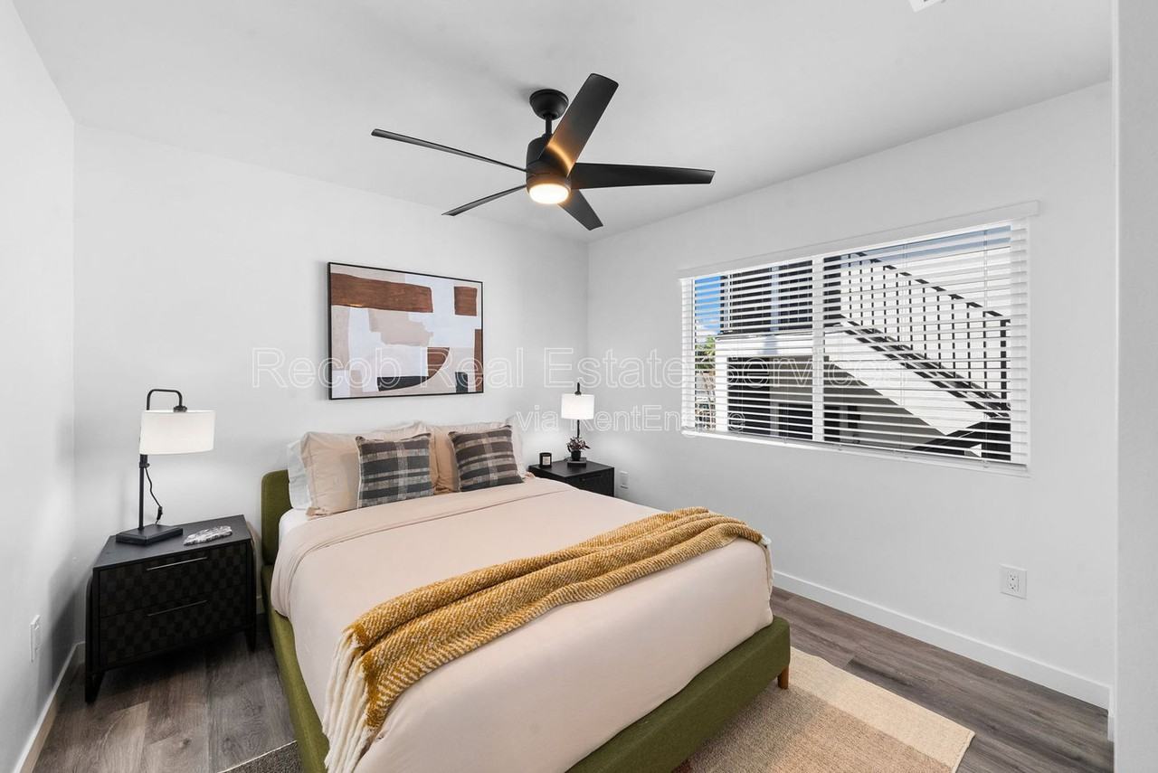 5116 69th St #5114 - Photo 5 of 20