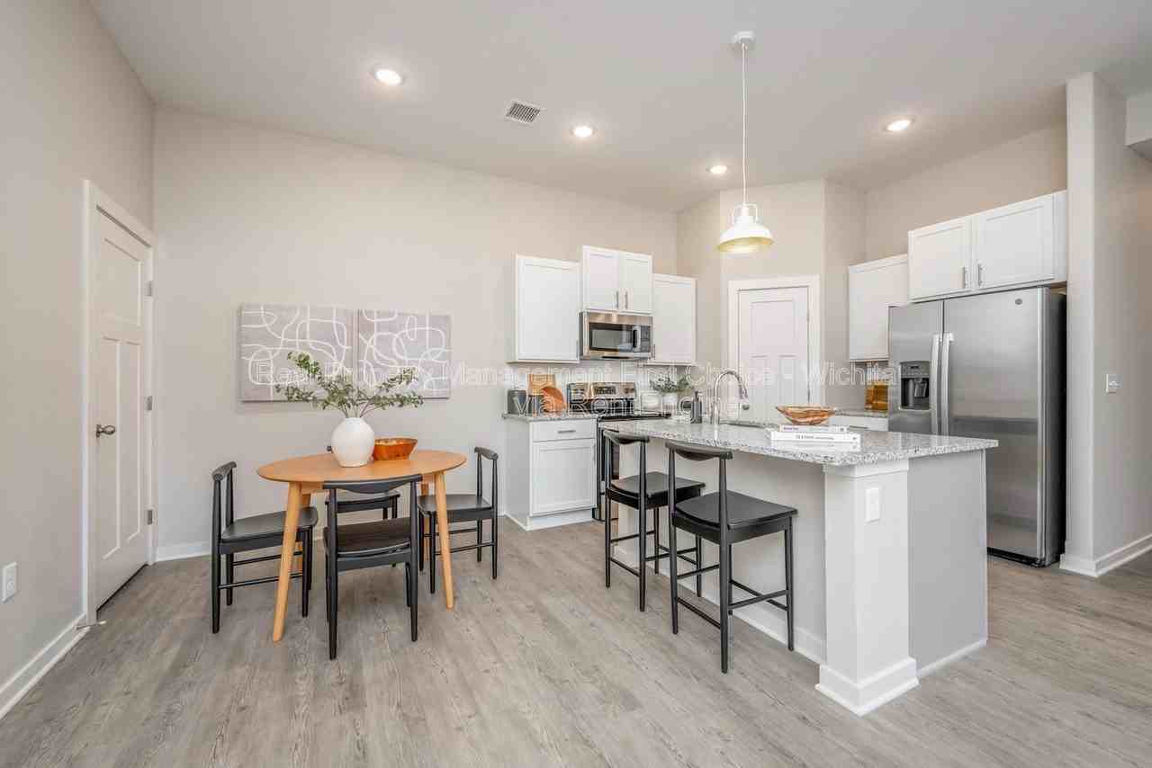 3426 W Angel St - Photo 7 of 25