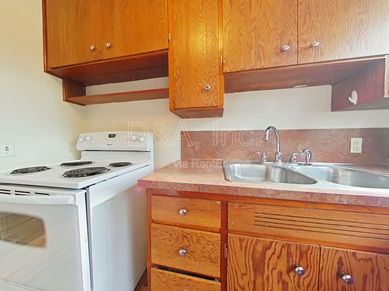 2703 Nw Taylor Ave - Photo 3 of 7