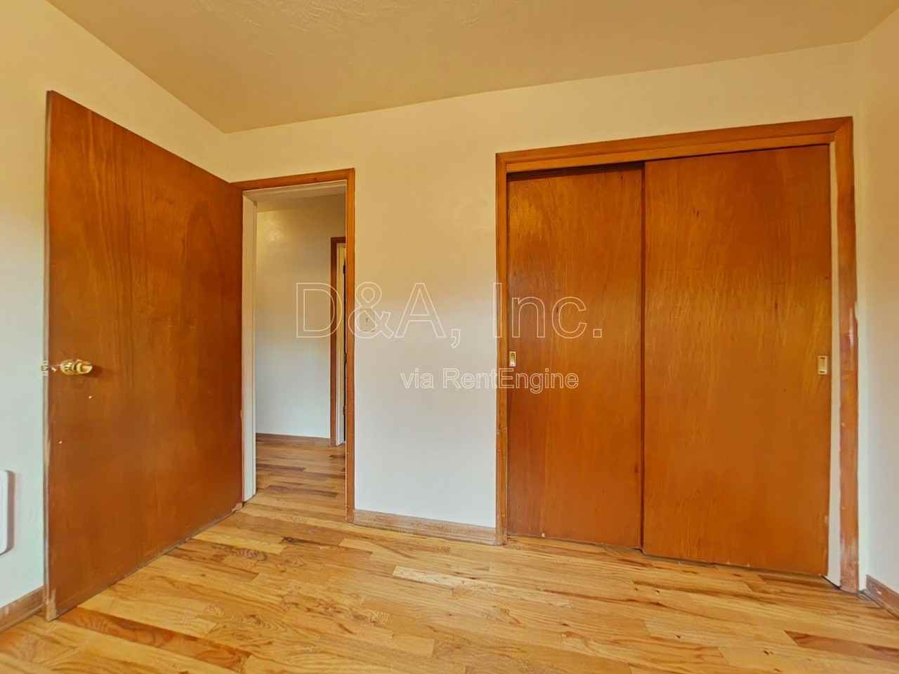 2703 Nw Taylor Ave - Photo 4 of 7