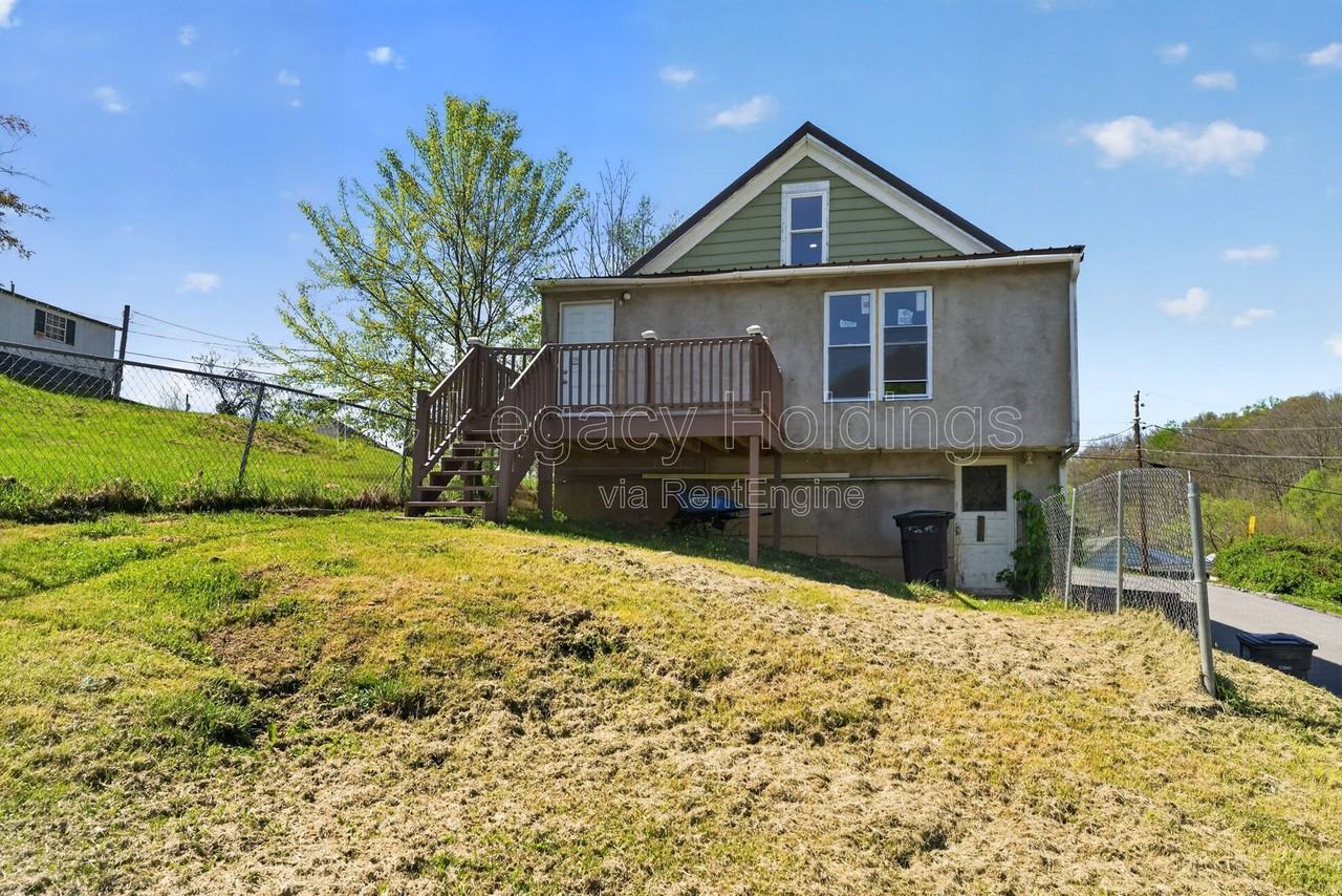 804 Illinois Ave - Photo 4 of 31