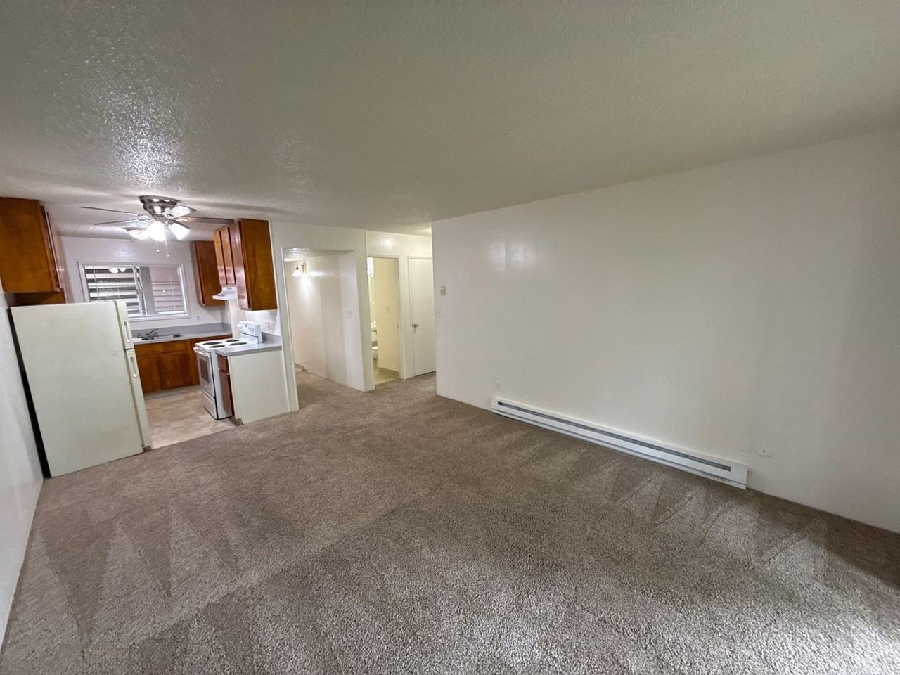 528 Sw Levens St #2 - Photo 4 of 22