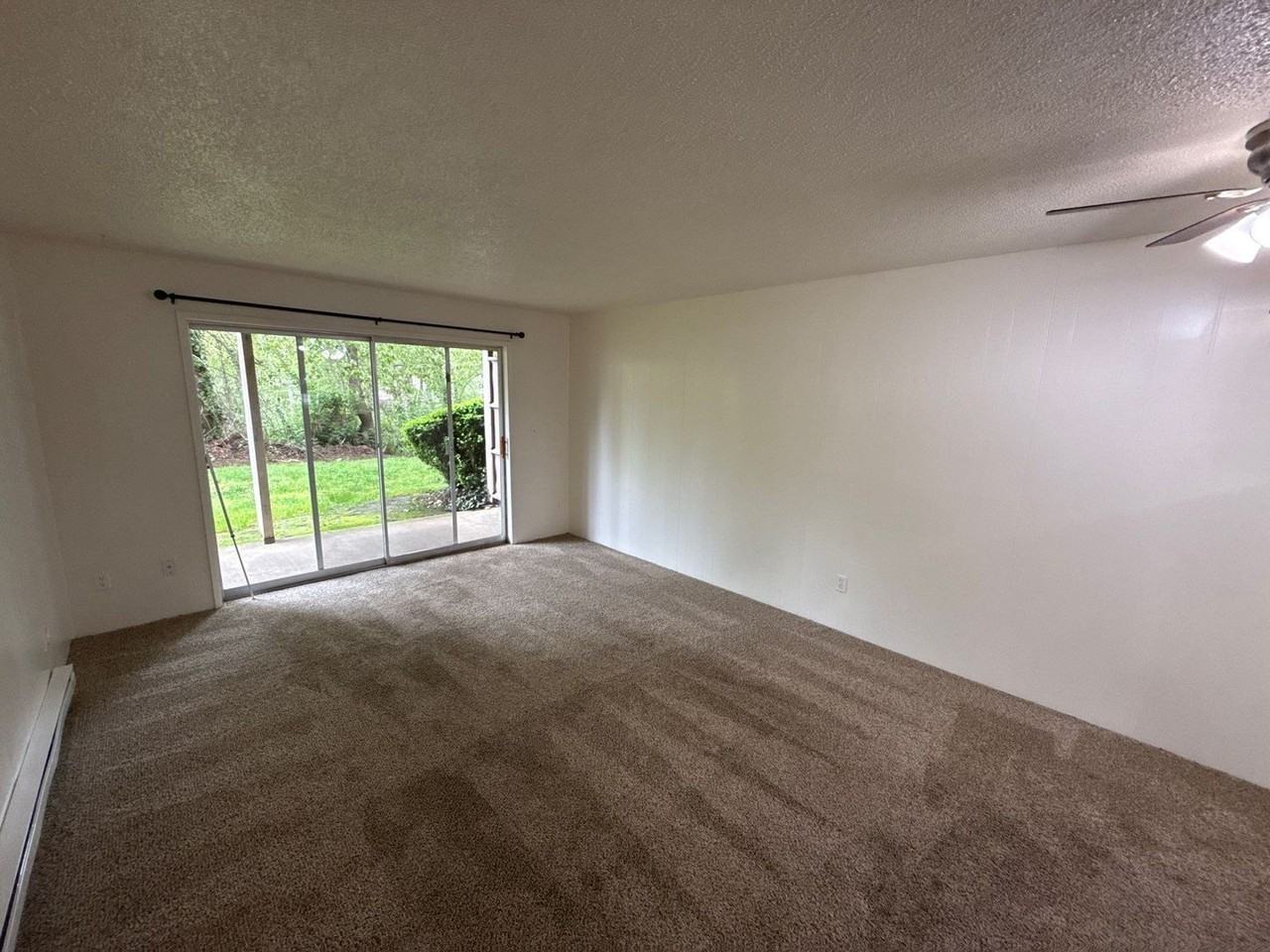528 Sw Levens St #2 - Photo 5 of 22