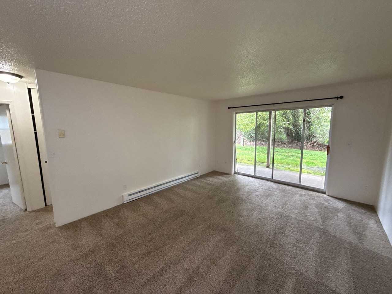 528 Sw Levens St #2 - Photo 6 of 22