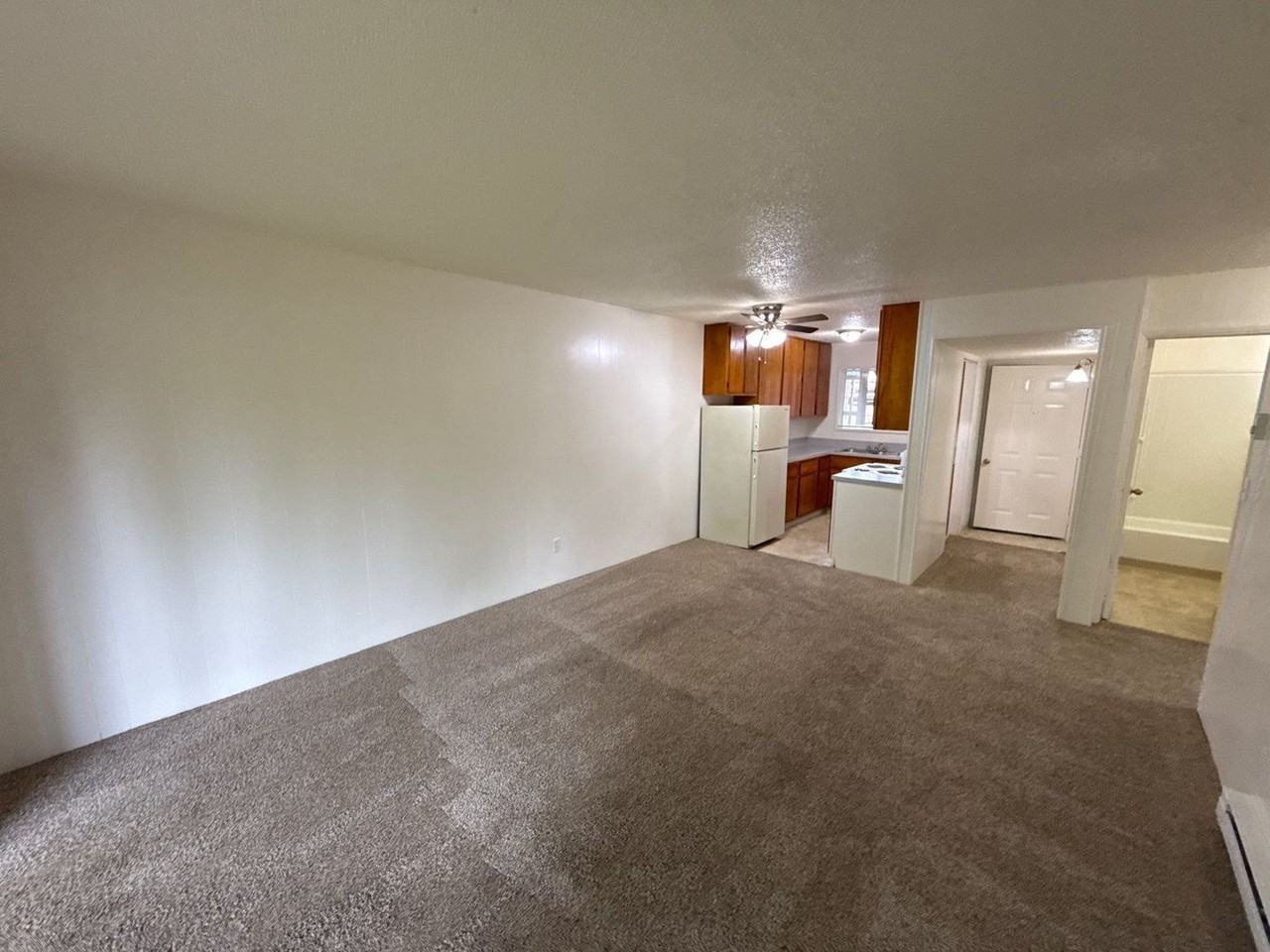 528 Sw Levens St #2 - Photo 7 of 22