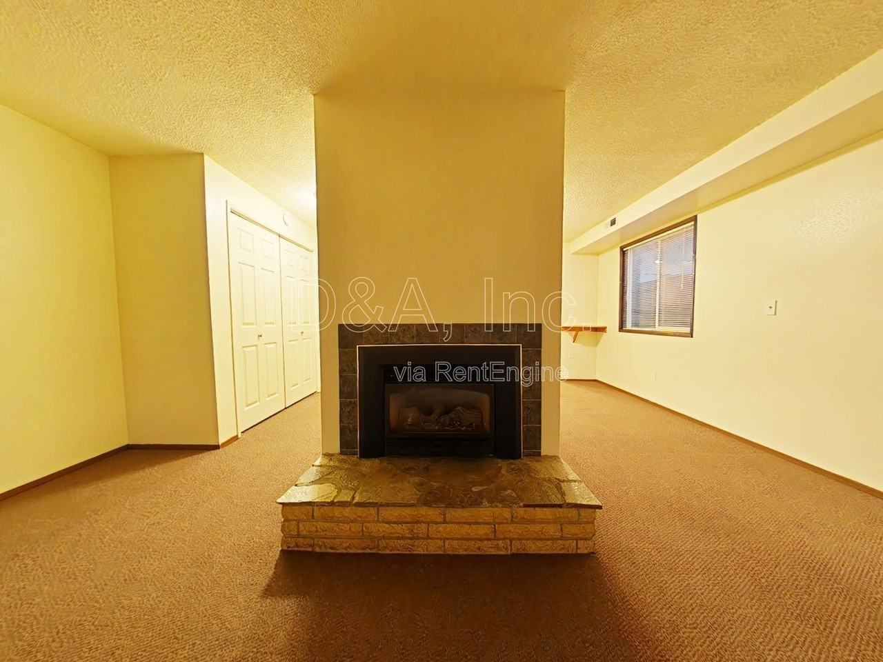 439 Nw 15th St - Photo 2 of 16