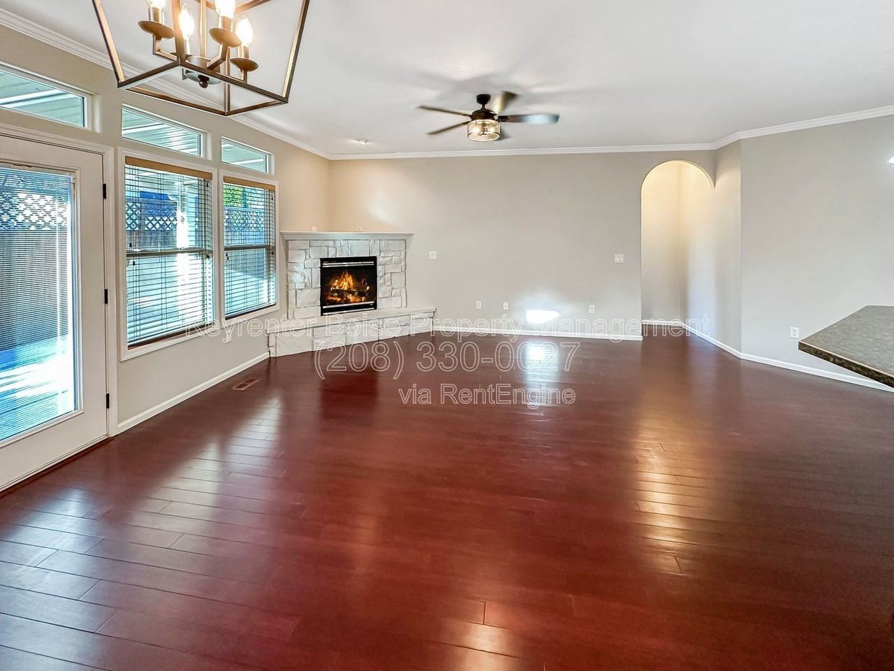 9259 W Olivia St - Photo 5 of 24