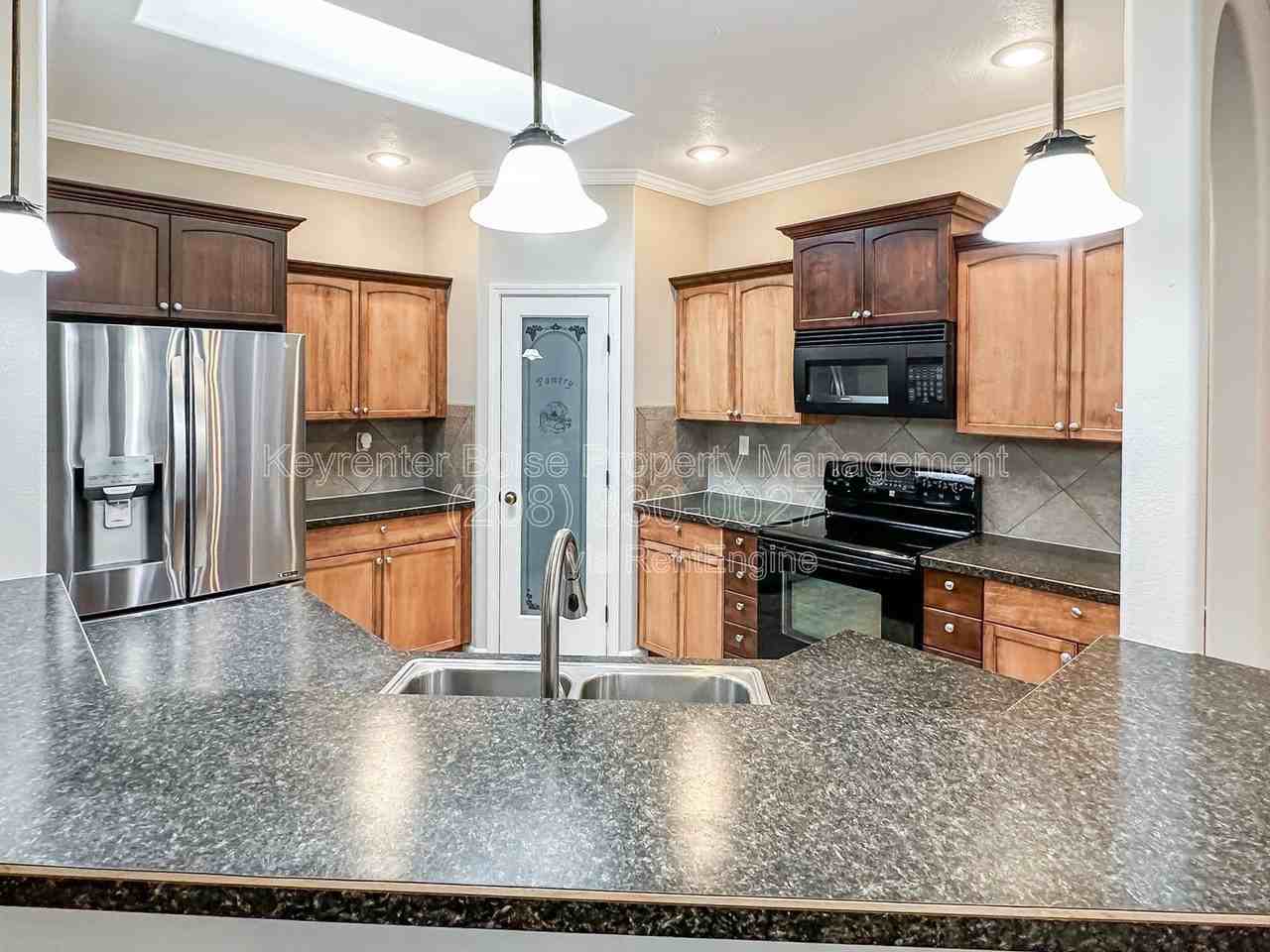 9259 W Olivia St - Photo 7 of 24