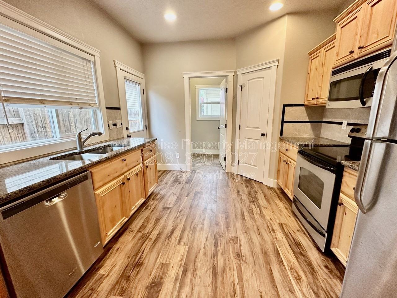 2225 S Dorothy Ave - Photo 6 of 17