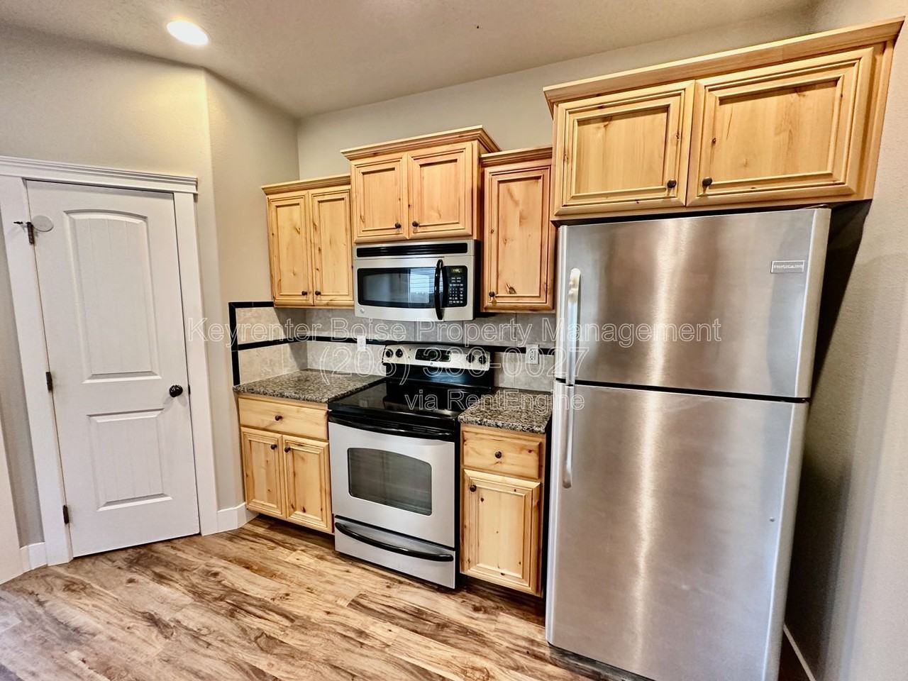 2225 S Dorothy Ave - Photo 7 of 17