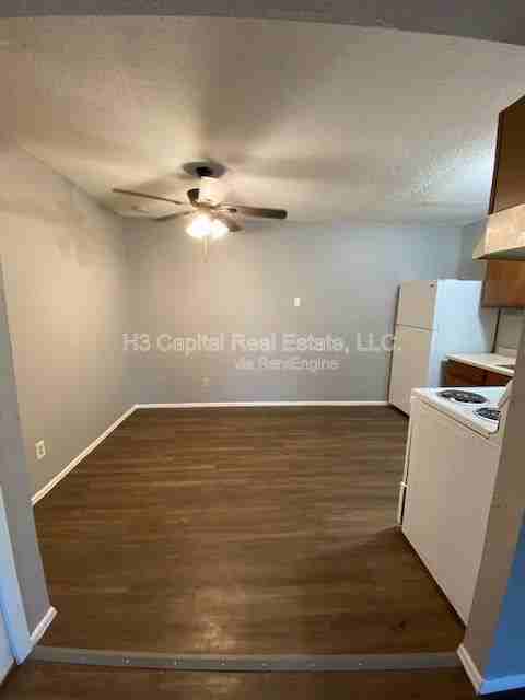 400 George St #B - Photo 4 of 11