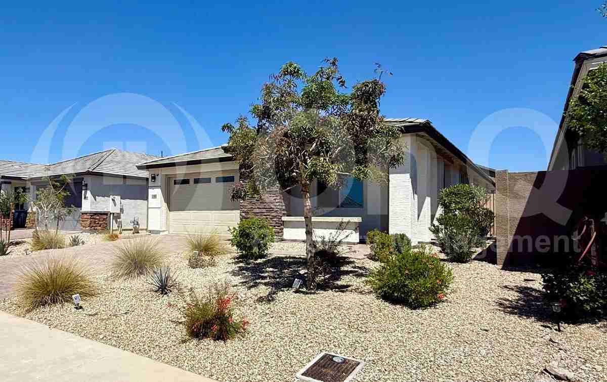 11985 S 173rd Ave - Photo 3 of 24