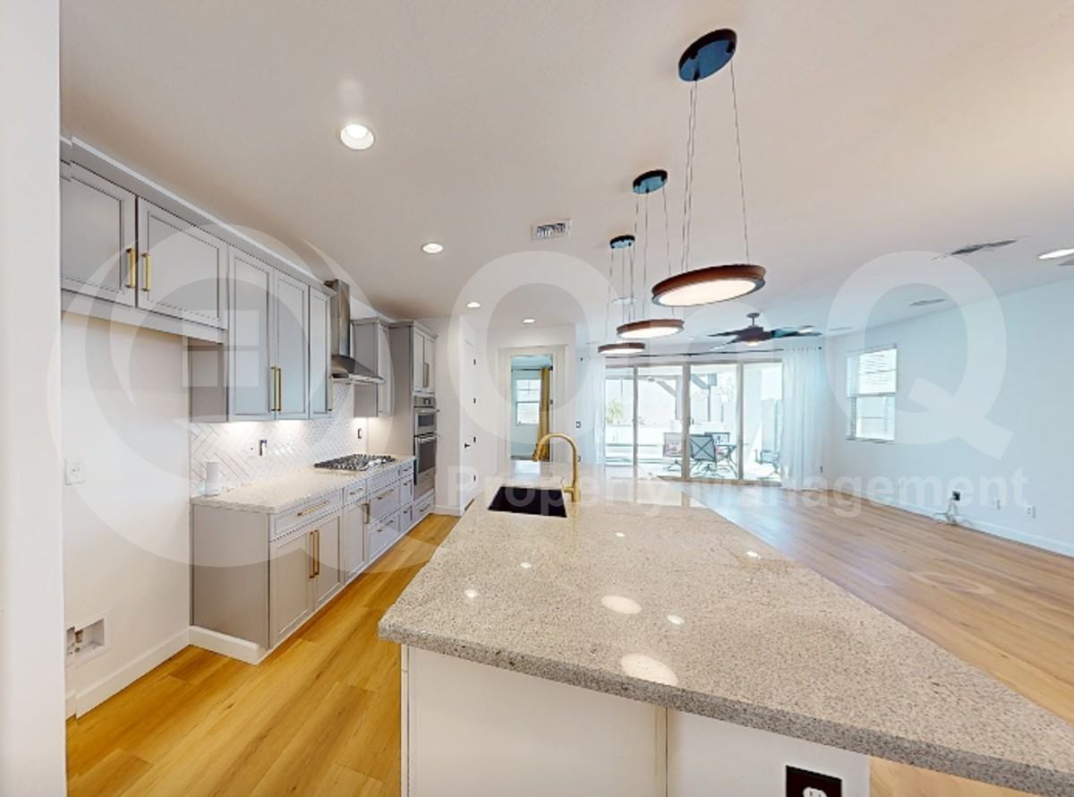 11985 S 173rd Ave - Photo 4 of 24