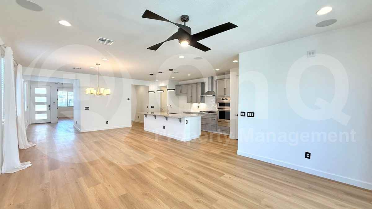 11985 S 173rd Ave - Photo 6 of 24