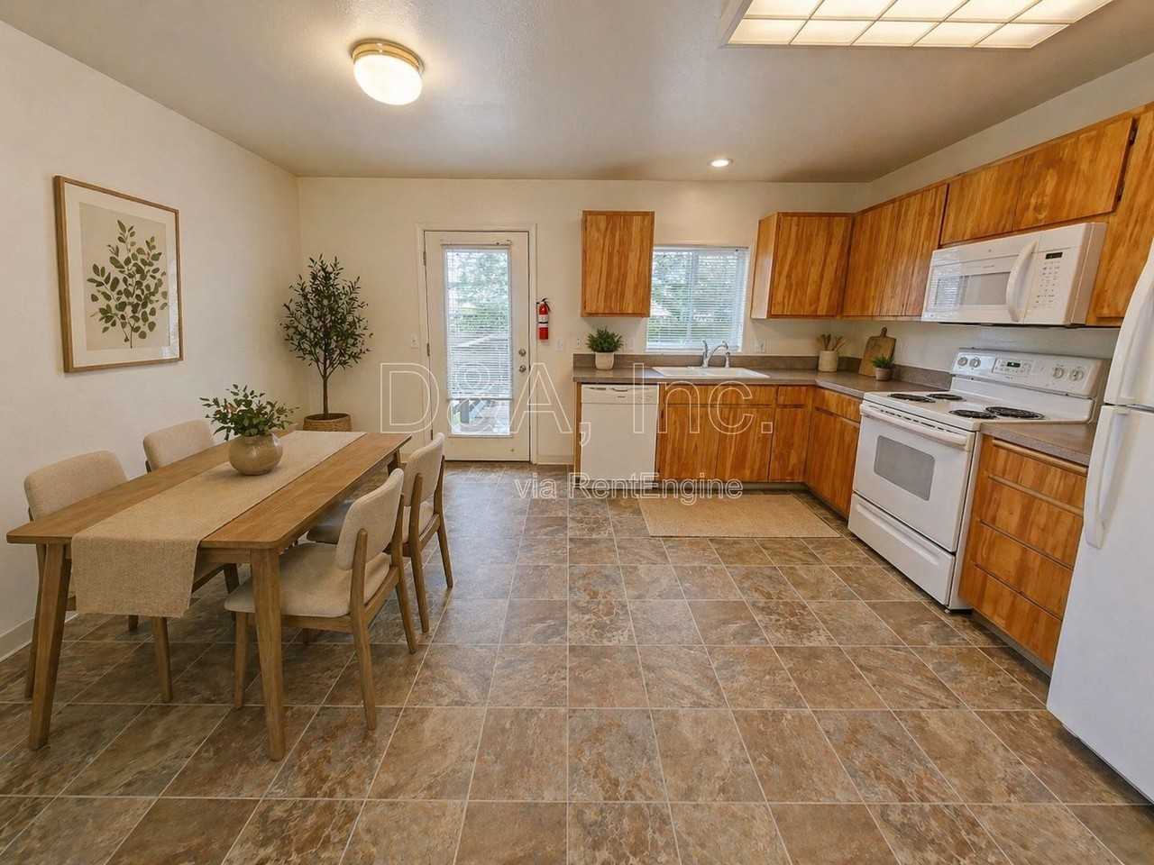 415 Se Mayberry Ave - Photo 4 of 19