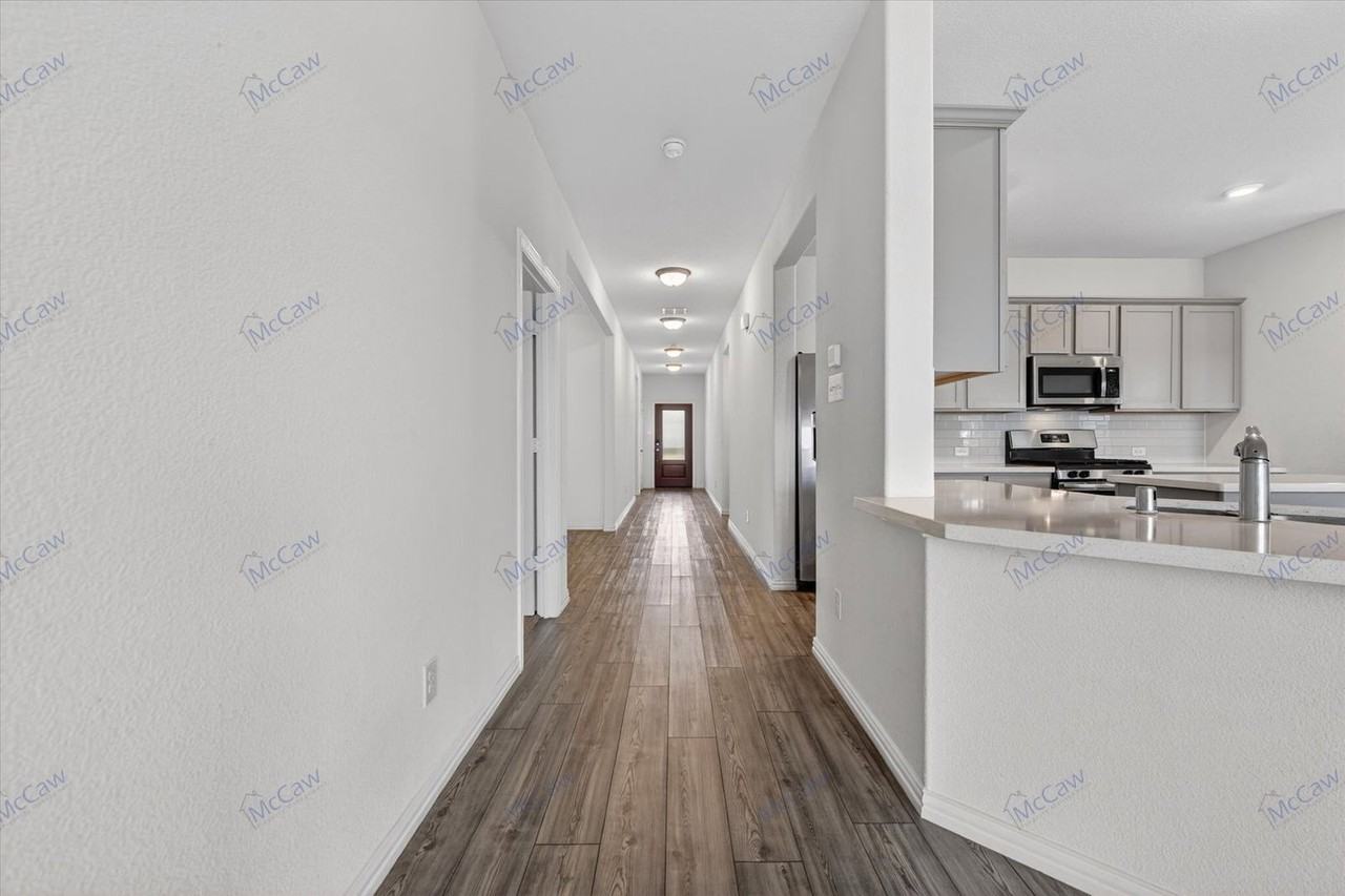 6128 Fall Creek Ln - Photo 4 of 26