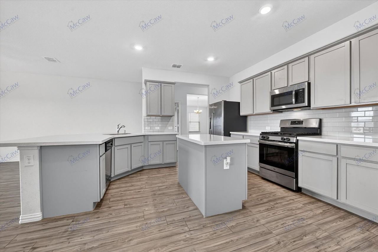 6128 Fall Creek Ln - Photo 7 of 26