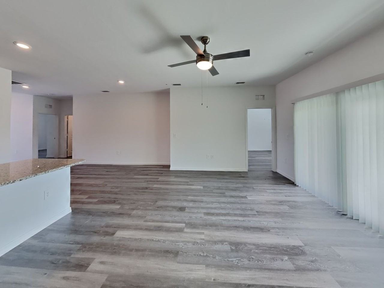 615 Se 8th St - Photo 5 of 19