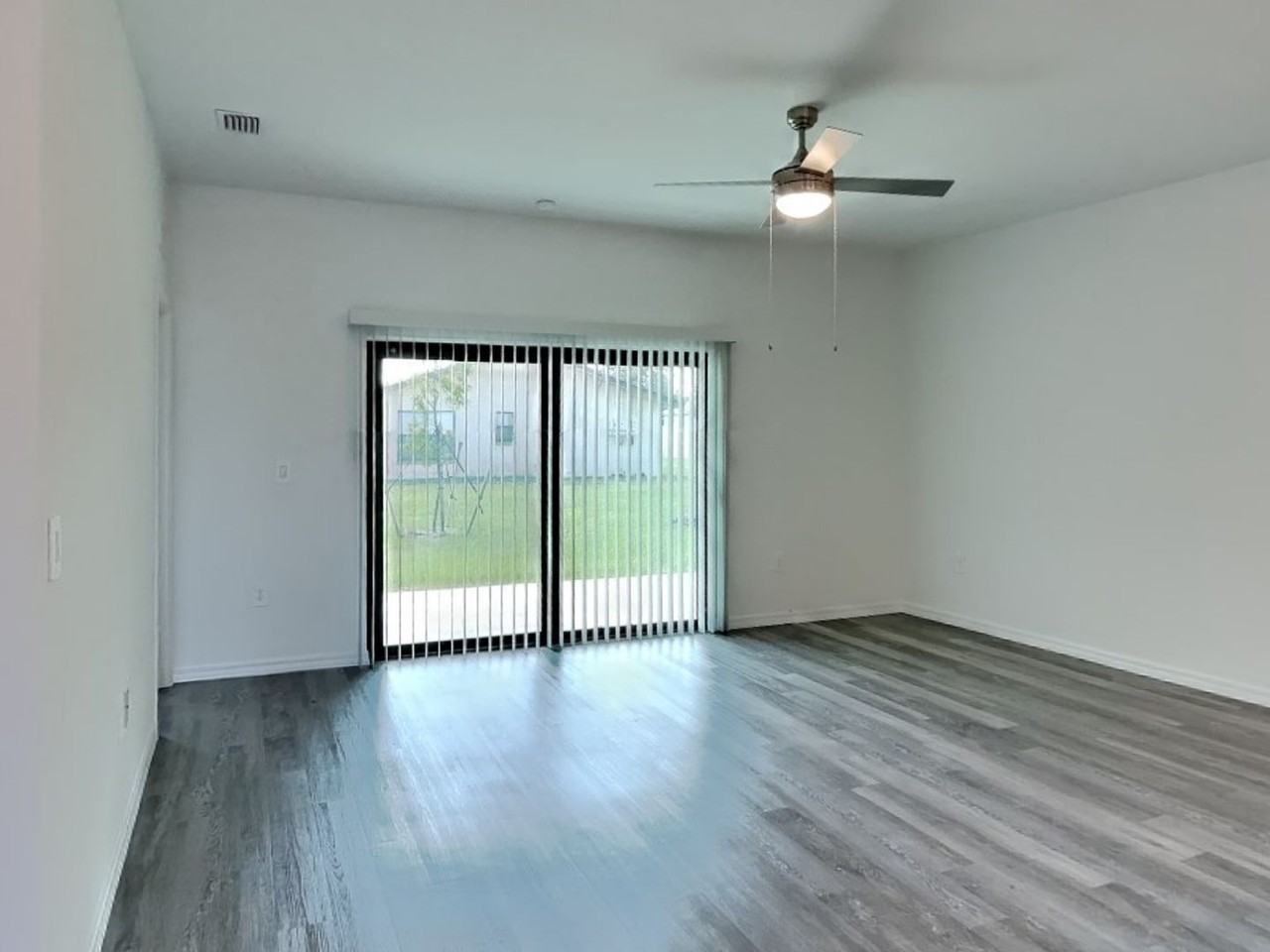 615 Se 8th St - Photo 6 of 19