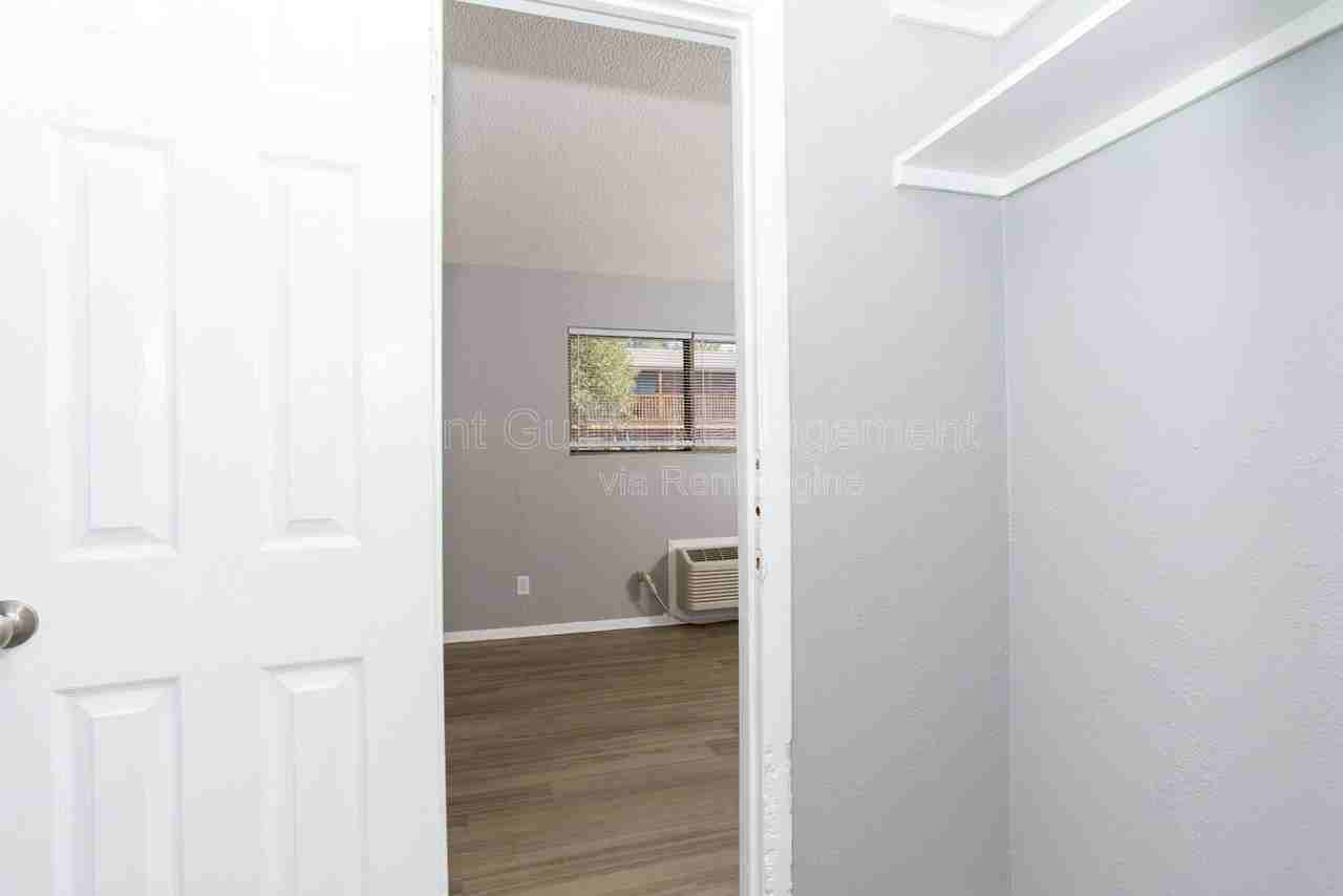 804 N West St #9 - Photo 7 of 13