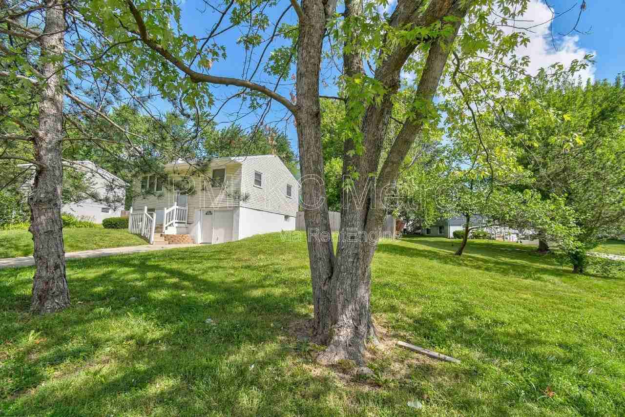 18410 E Shoshone Dr - Photo 3 of 21