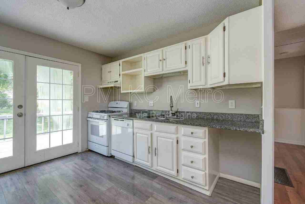 18410 E Shoshone Dr - Photo 7 of 21