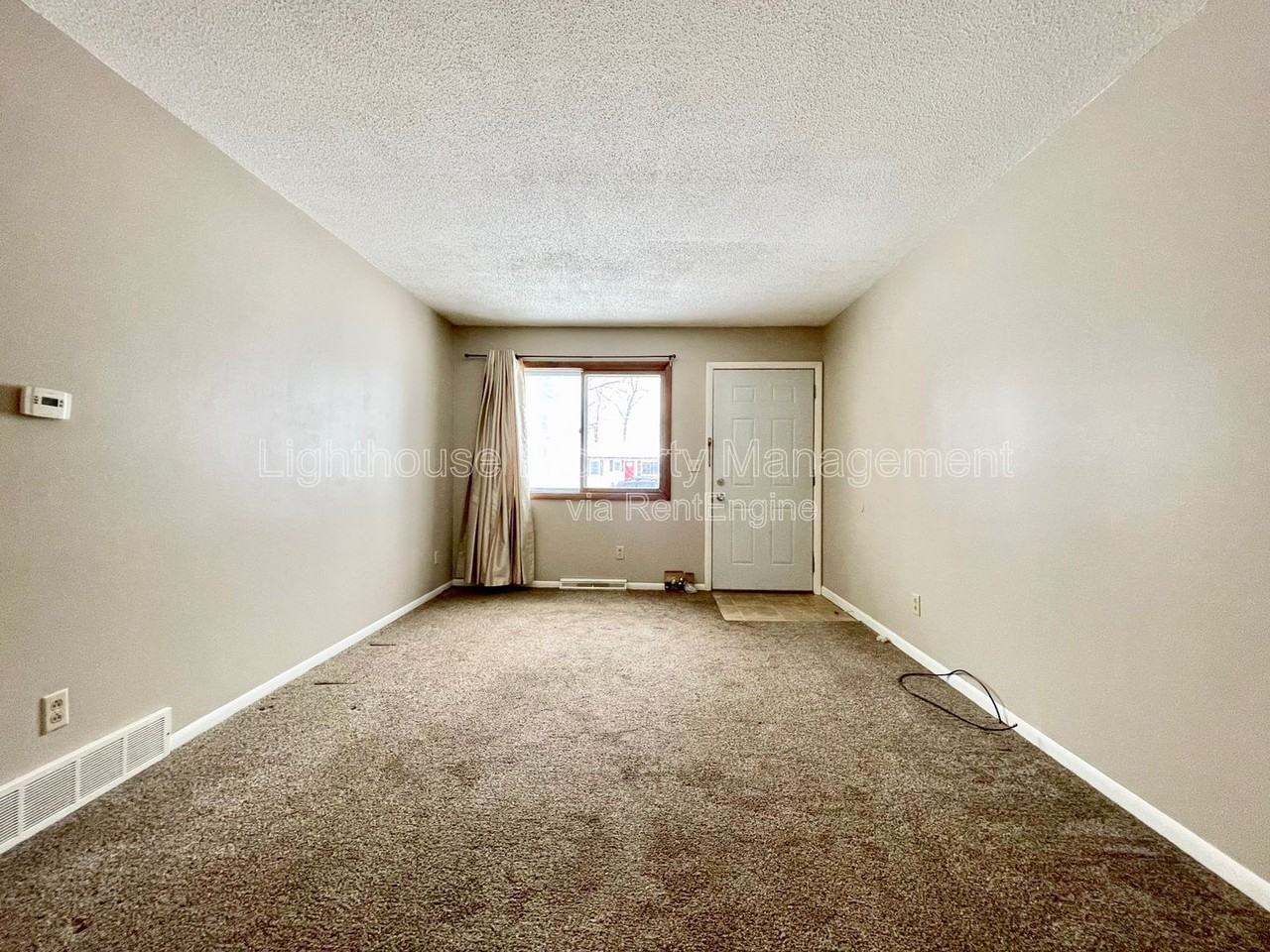 1054 Royal Oak St Sw - Photo 4 of 14