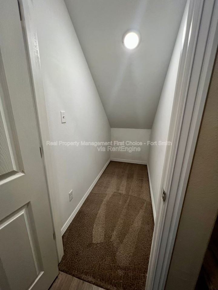 9921 Landry Dr - Photo 6 of 21