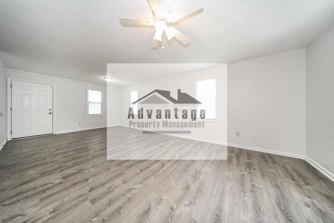 1345 D F Fuller Dr - Photo 3 of 17