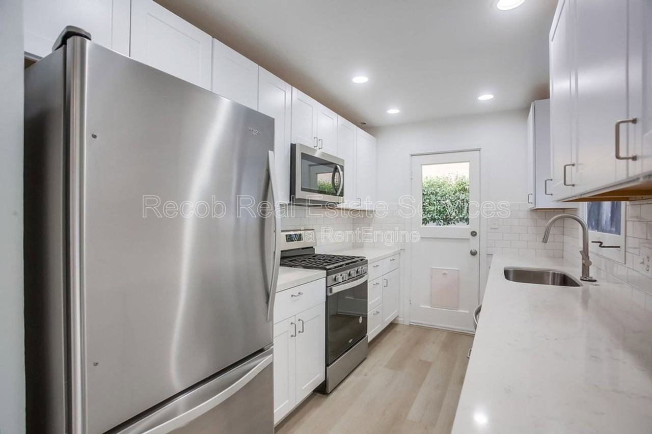 8019 Paseo Del Ocaso #8017 - Photo 7 of 36