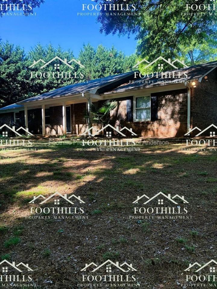 303 Green Forest Dr - Photo 3 of 18