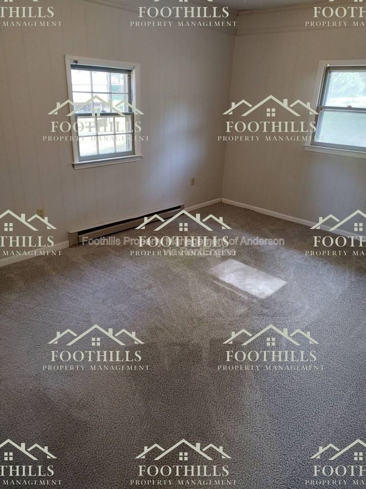 223 Mulberry Ave - Photo 3 of 16