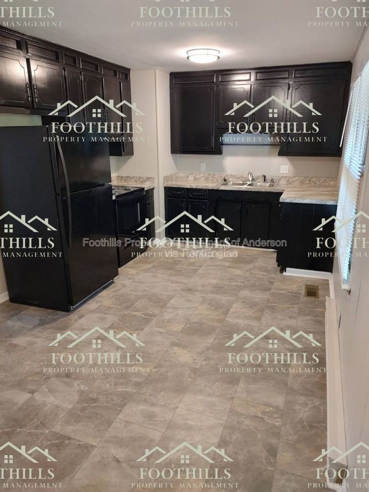 223 Mulberry Ave - Photo 4 of 16