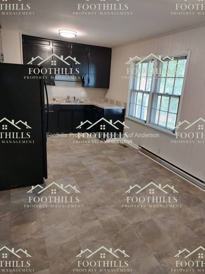 223 Mulberry Ave - Photo 5 of 16