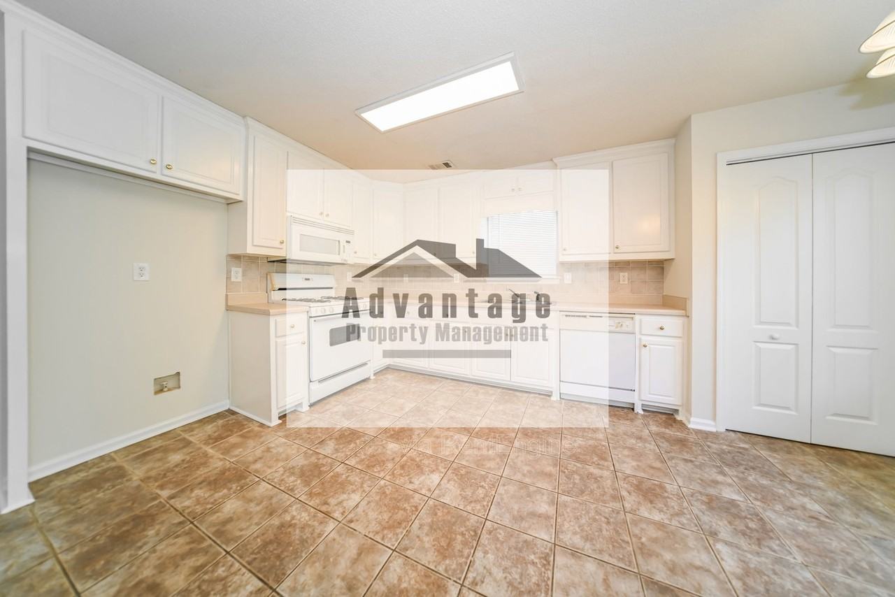 1860 Neighborhood Walk - Photo 6 of 17