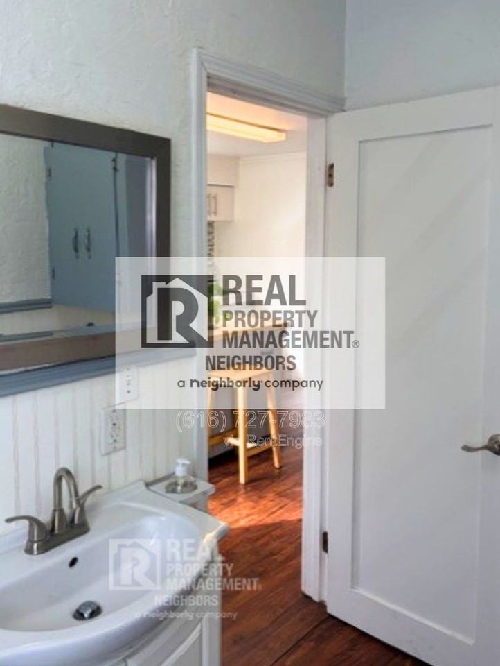 88 E 18th St - Photo 6 of 31