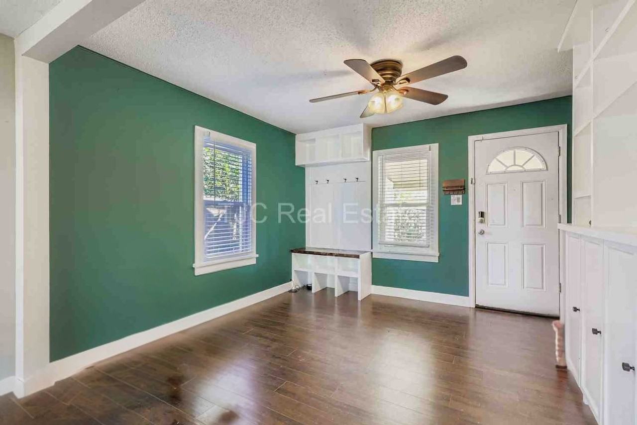 1253 Uinta St - Photo 3 of 11