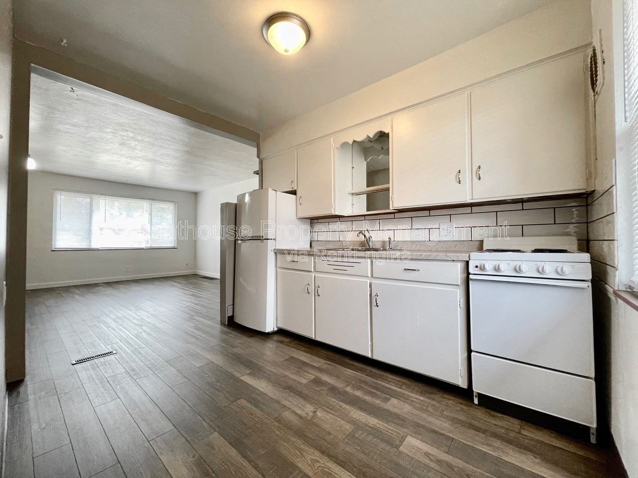 1220 Ottillia St Se #D - Photo 5 of 14