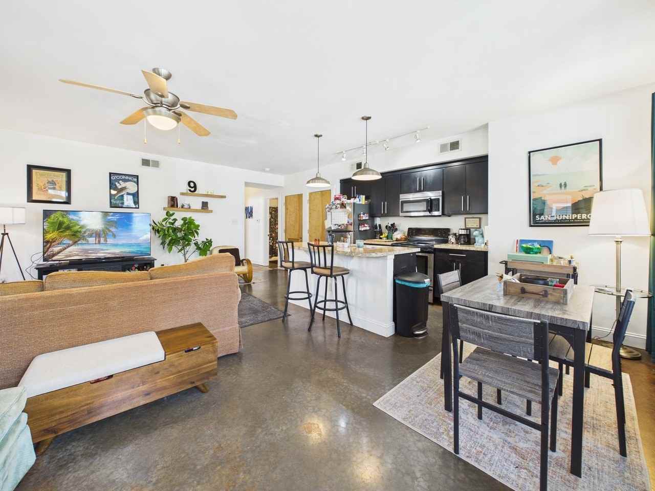 1112 Porter St #A - Photo 3 of 39