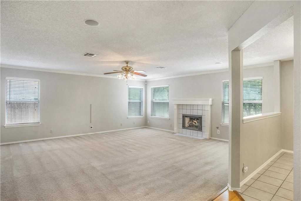 608 Creekmont Dr - Photo 4 of 50