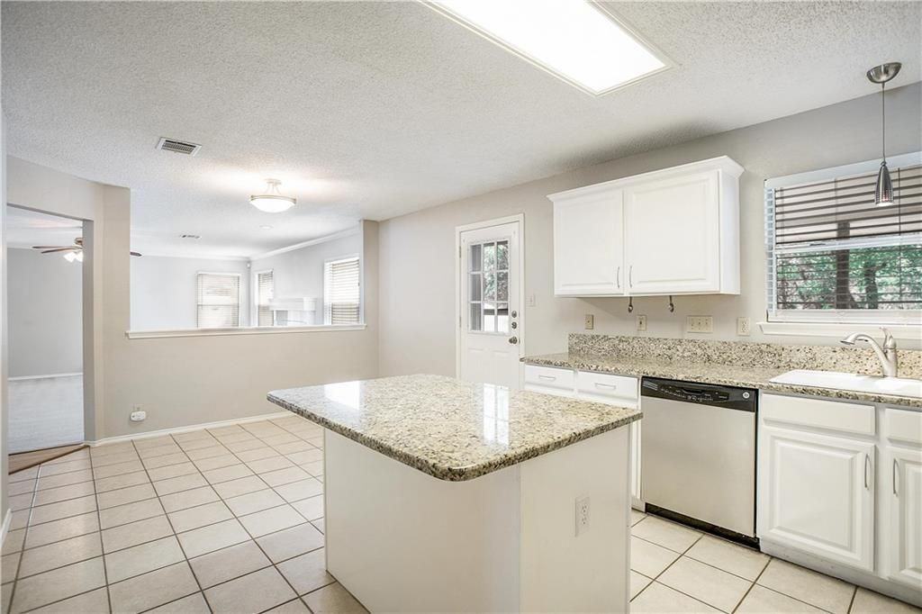 608 Creekmont Dr - Photo 5 of 50