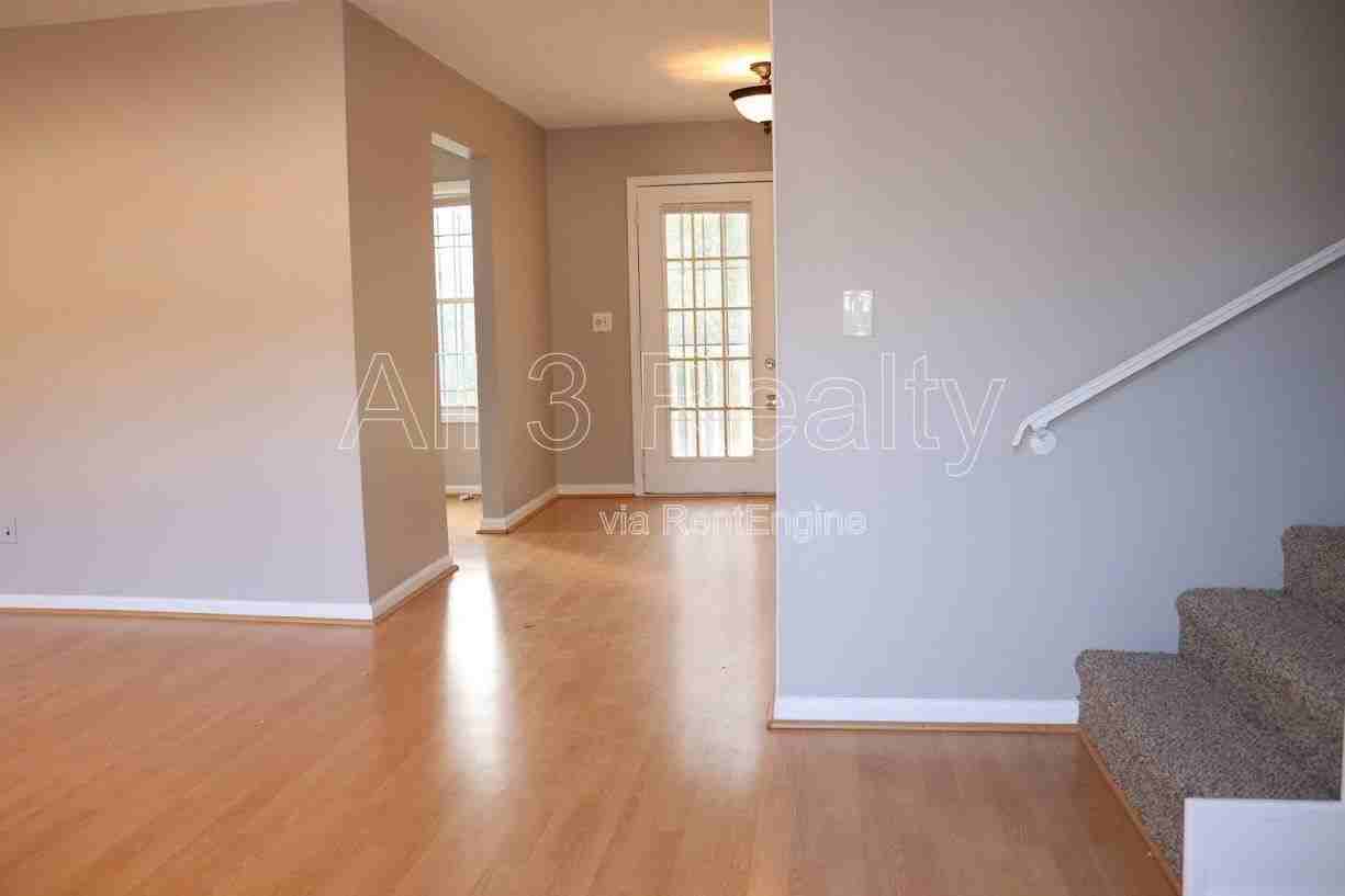508 Jarrett Ct - Photo 3 of 32